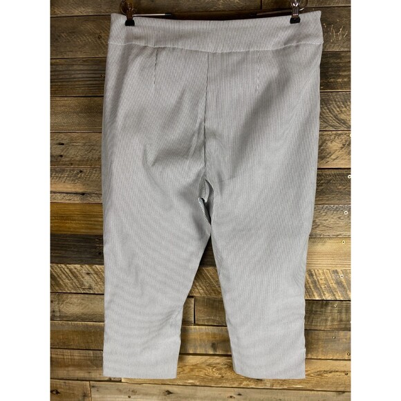 Jessica Riley Plus Sz 1X  Gray Pin Stripe Stretch Capri Pants Decorated Cuffs - Picture 6 of 10